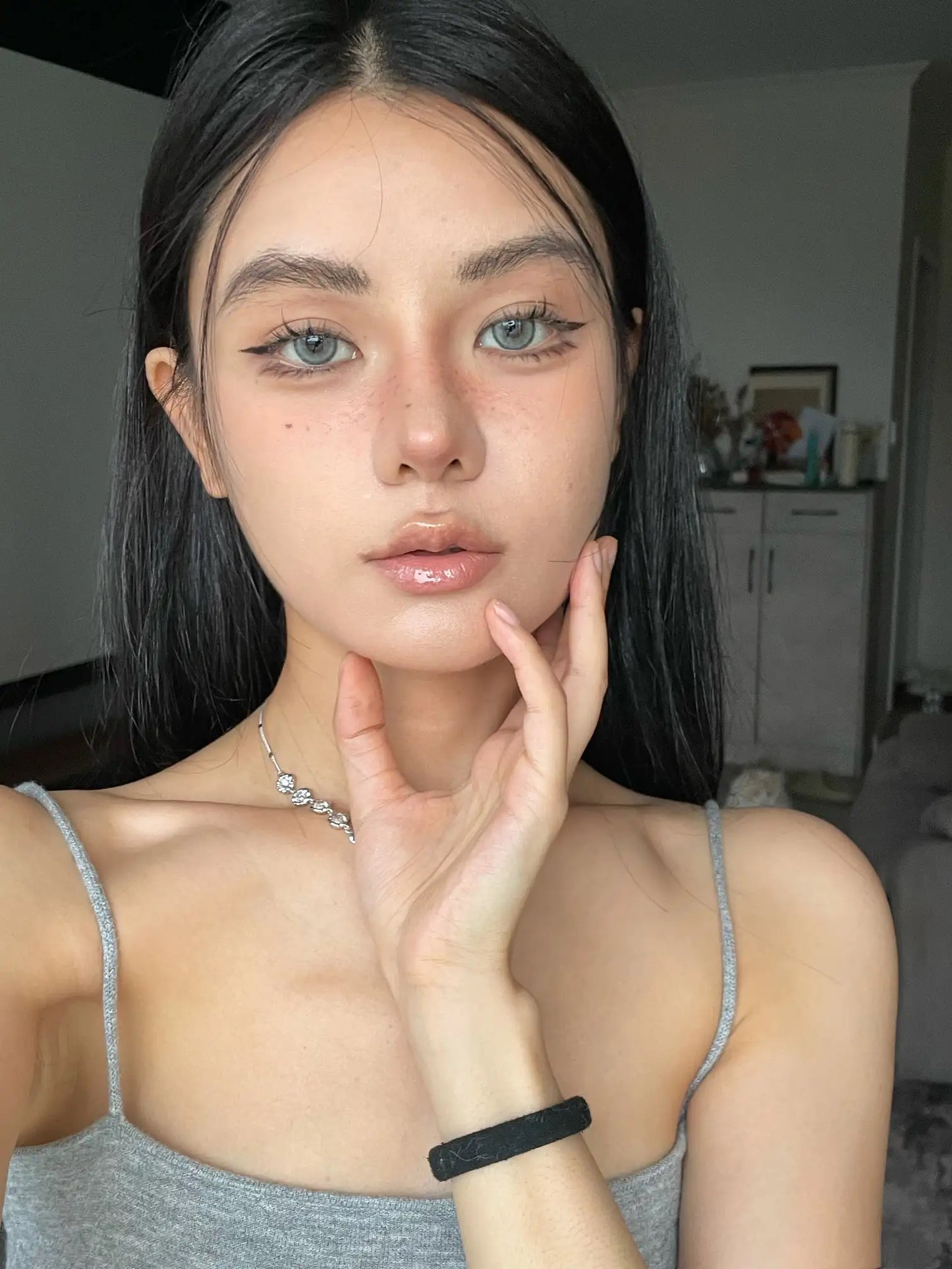 SALE 14.5 Con4U【日抛】 澄澈海蓝色叠加雾蒙蒙灰色调 高冷混血感冰美人